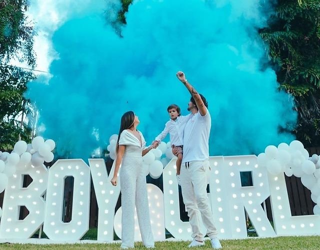 Gender reveal moment met confettikanonnen van Show Verhuur in Nederland